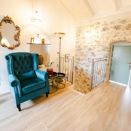 La Tore Di Montenegro *