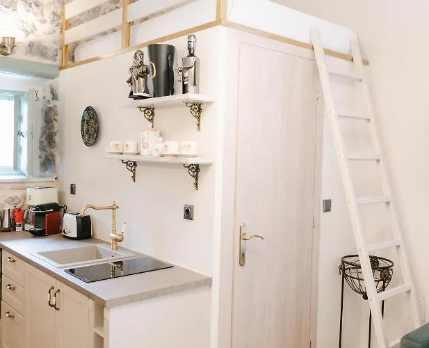 فيلة La Tore Di Montenegro